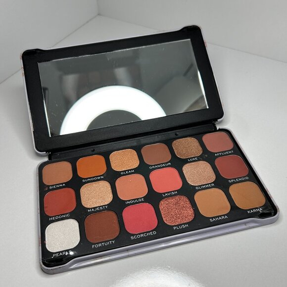 Makeup Revolution forever flawless decadent eyeshadow palette - Picture 1 of 5